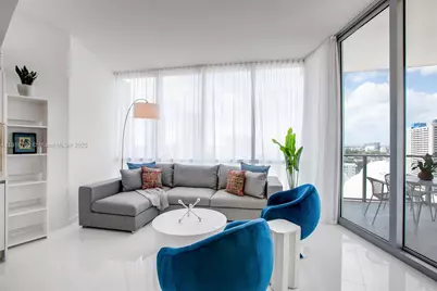 851 NE 1st Ave #1810, Miami, FL 33132 - Photo 1