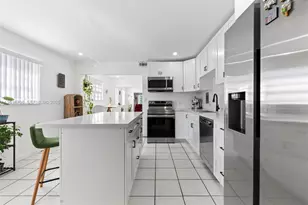 2262 NW 4th St, Miami, FL 33125 - Photo 6