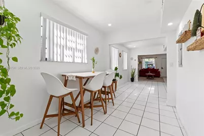 2262 NW 4th St, Miami, FL 33125 - Photo 6