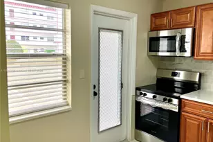 4270 NW 40th St, Lauderdale Lakes, FL 33319 - Photo 30