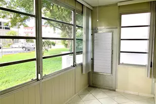 4270 NW 40th St, Lauderdale Lakes, FL 33319 - Photo 10