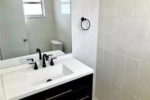 4270 NW 40th St, Lauderdale Lakes, FL 33319 - Photo 8