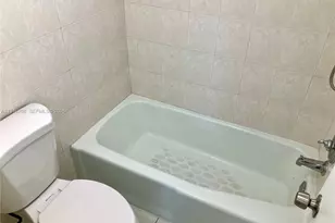 4270 NW 40th St, Lauderdale Lakes, FL 33319 - Photo 6