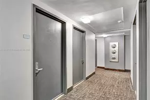 41 SE 5th St, Miami, FL 33131 - Photo 20