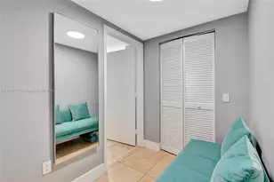 41 SE 5th St, Miami, FL 33131 - Photo 8