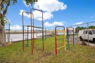 4705 NW 7th St, Miami, FL 33126 - Photo 18