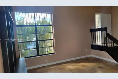914 NW 106th Ave Cir #914, Miami, FL 33172 - Photo 6