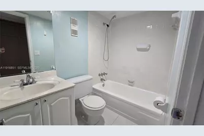 9230 Lagoon Pl #310, Davie, FL 33324 - Photo 8