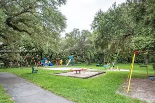 9230 Lagoon Pl, Davie, FL 33324 - Photo 24