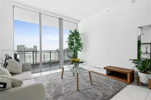 92 SW 3rd St, Miami, FL 33130 - Photo 10