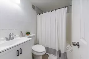 1164 NW 45th Ave, Lauderhill, FL 33313 - Photo 12