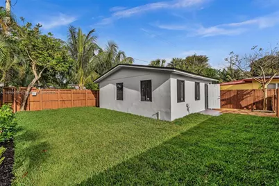 1123 NE 1st Ave #2, Fort Lauderdale, FL 33304 - Photo 2