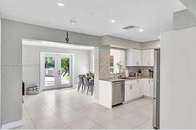 1577 NE 48th Ct, Oakland Park, FL 33334 - Photo 2