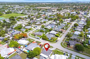 11030 SW 42nd St, Miami, FL 33165 - Photo 32