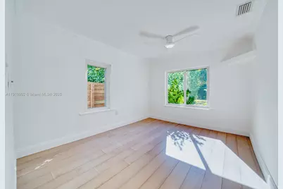 845 NE 119th St, Biscayne Park, FL 33161 - Photo 24