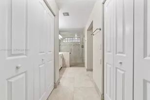2202 W Discovery Cir W, Deerfield Beach, FL 33442 - Photo 22