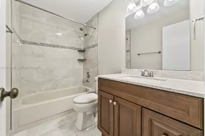 2202 W Discovery Cir W, Deerfield Beach, FL 33442 - Photo 28