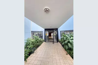 2025 NE 164th St #605, North Miami Beach, FL 33162 - Photo 2