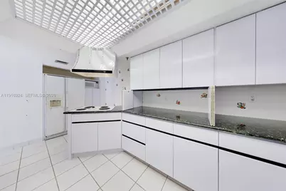 520 Brickell Key Dr #A1104, Miami, FL 33131 - Photo 8