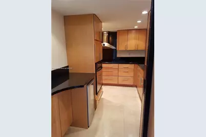 2333 Brickell Ave #2215, Miami, FL 33129 - Photo 4