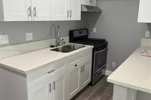 291 NE 112th St, Miami, FL 33161 - Photo 10