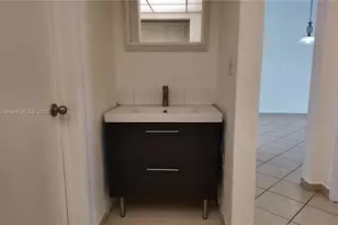 18900 NE 3rd Ct, Miami, FL 33179 - Photo 16