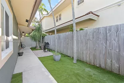 1408 NE 24th St, Wilton Manors, FL 33305 - Photo 14
