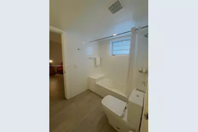 7600 Harding Ave #707, Miami Beach, FL 33141 - Photo 2