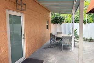 1560 NW 25th Ave, Miami, FL 33125 - Photo 2