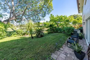 8945 NW 38th Dr, Coral Springs, FL 33065 - Photo 30