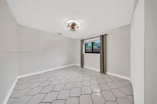 202 NW 60th Ave, Miami, FL 33126 - Photo 10