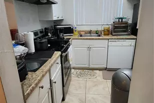 601 Cypress Lake Blvd, Deerfield Beach, FL 33064 - Photo 2