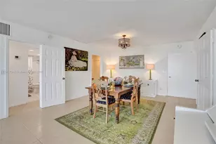 5005 Collins Ave, Miami Beach, FL 33140 - Photo 14