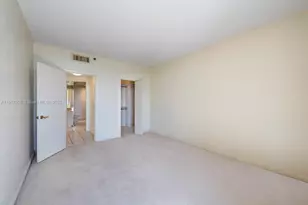 20281 E Country Club Dr, Aventura, FL 33180 - Photo 32