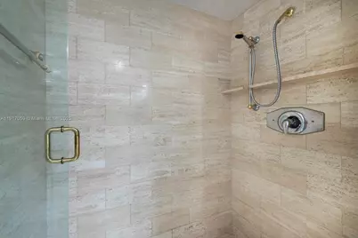 20281 E Country Club Dr #1009, Aventura, FL 33180 - Photo 28