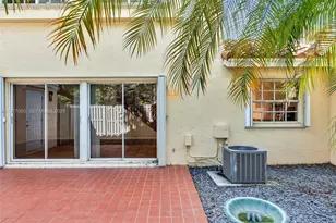 1353 Springside Dr, Weston, FL 33326 - Photo 20