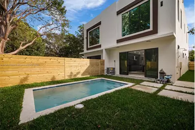 535 NW 52nd St, Miami, FL 33127 - Photo 4