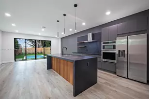 535 NW 52nd St, Miami, FL 33127 - Photo 8