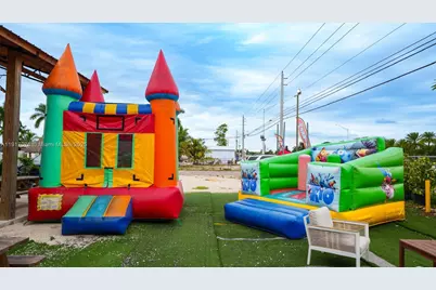 16860 SW 177th Ave, Miami, FL 33187 - Photo 4