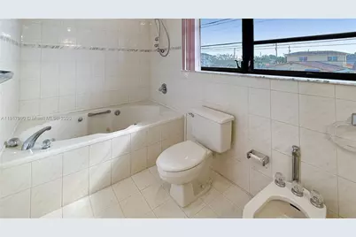 8877 SW 36th St, Miami, FL 33165 - Photo 32