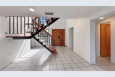 8877 SW 36th St, Miami, FL 33165 - Photo 6