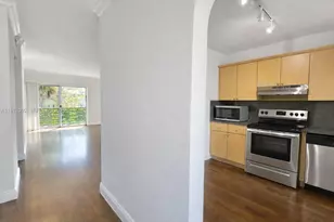 980 NE 170th St, North Miami Beach, FL 33162 - Photo 2