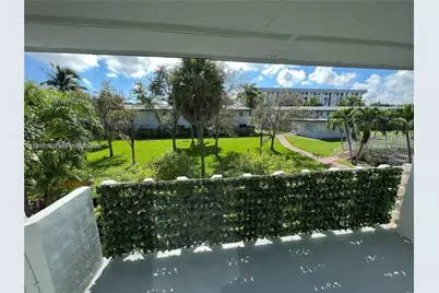 980 NE 170th St #204, North Miami Beach, FL 33162 - Photo 16