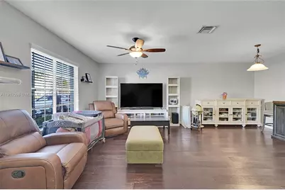 5933 Glasgow Way, Tamarac, FL 33321 - Photo 4