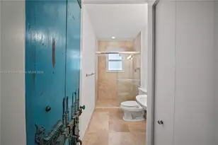 1018 Meridian Ave, Miami Beach, FL 33139 - Photo 10