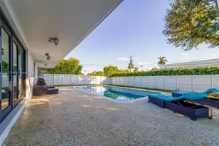 1850 NE 199th St, Miami, FL 33179 - Photo 18