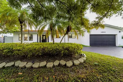 1850 NE 199th St, Miami, FL 33179 - Photo 22