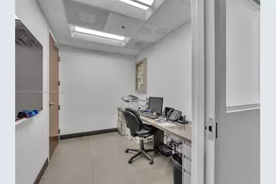 10855 NW 27th St, Doral, FL 33172 - Photo 14