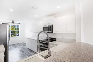 1998 NE 7th St, Deerfield Beach, FL 33441 - Photo 14