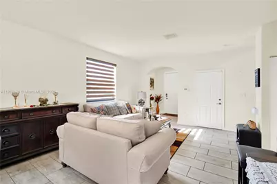 217 NE 23rd Ter, Homestead, FL 33033 - Photo 10